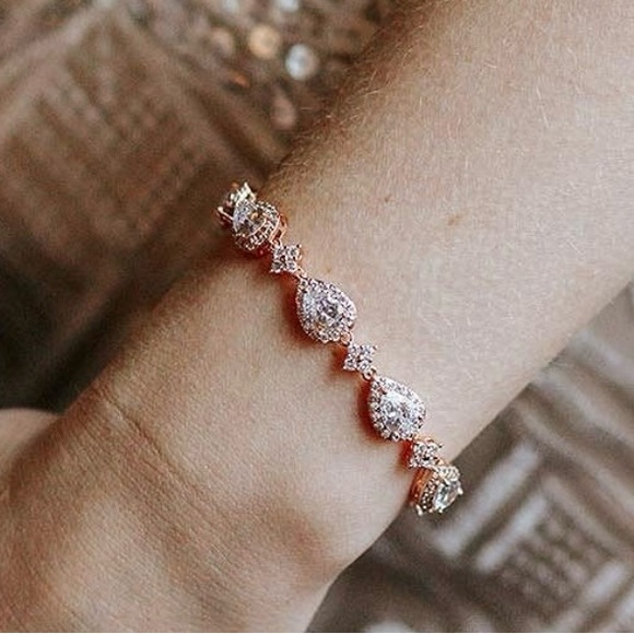 Teardrop wedding bracelet with extender - Picture 5 of 7